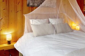 WiFi, bed sheets