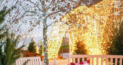 The Headmaster's Suite: Charming, Upscale Getaway at Mustard Seed Hill