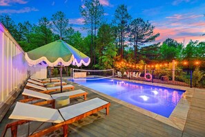 A heated pool - Private Pool Cabin | Dogs OK+Fenced Yard | Playset (Broken Bow)