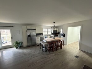 Unclassified image, 4 of 19, button