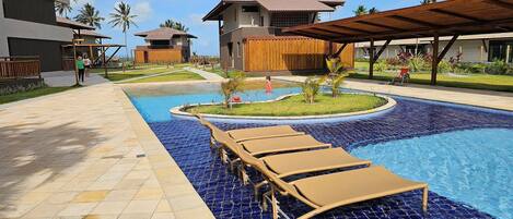 Studio | Pool