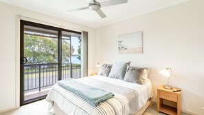 3 bedrooms, bed sheets