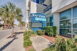 Property grounds - New Bay View Resort,Great Location,Boardwalk,Pools (Myrtle Beach)