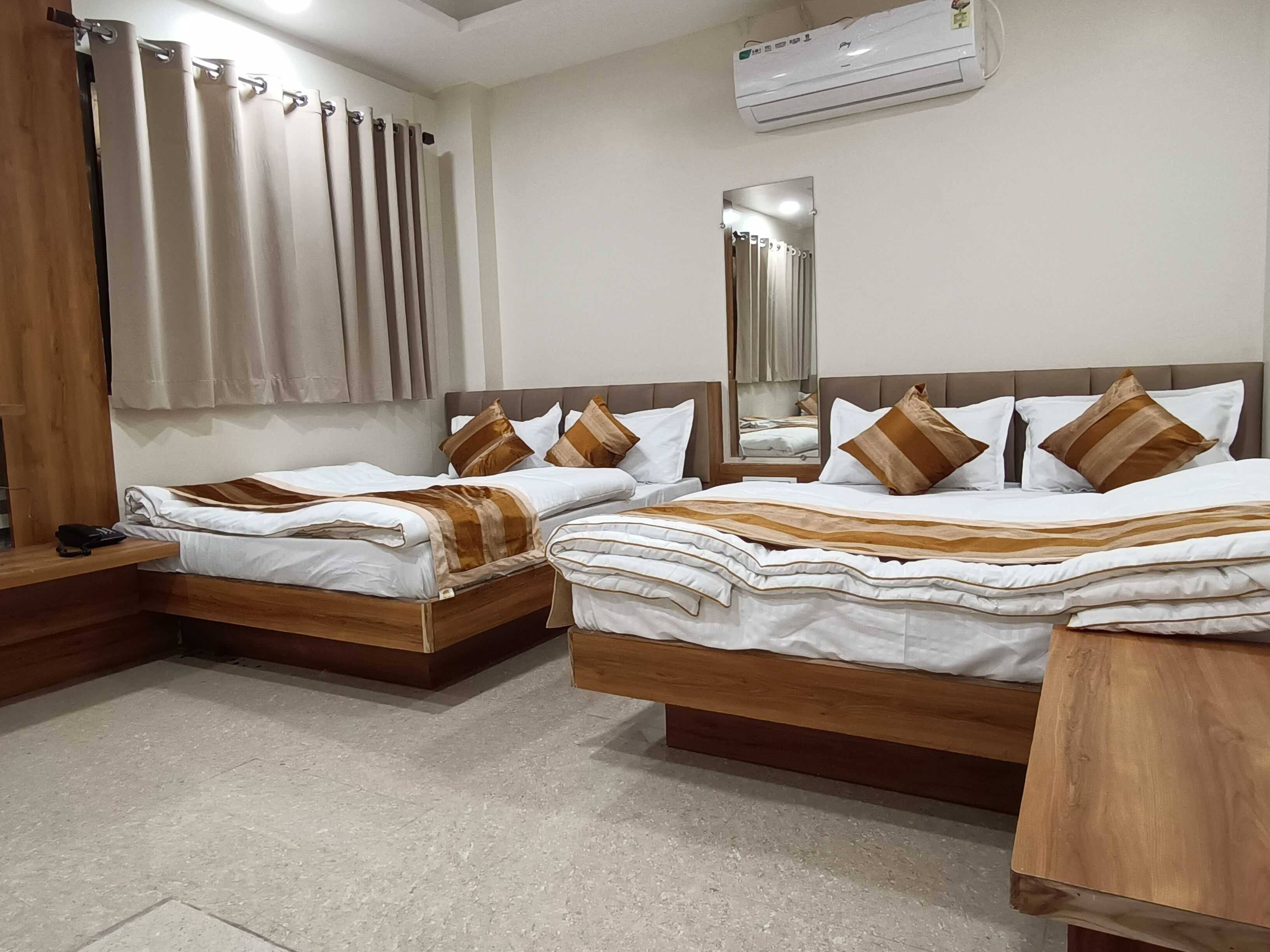 Family Studio | Free WiFi, bed sheets