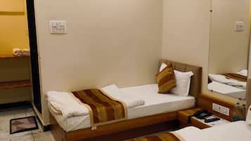 Quarto triplo superior | Wi-Fi de cortesia, roupa de cama