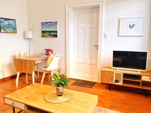 Schöne Ferienwohnung mit kleiner Terrasse und Wallbox