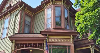 The Russian Blue Room at The Painted Cat B&B - Just a short walk to Main Street!
