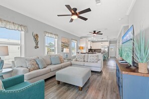 House | Living area | 65-inch Smart TV with digital channels, Netflix, Hulu - Pet Friendly Beach House - Lazy Palms (Mexico Beach)