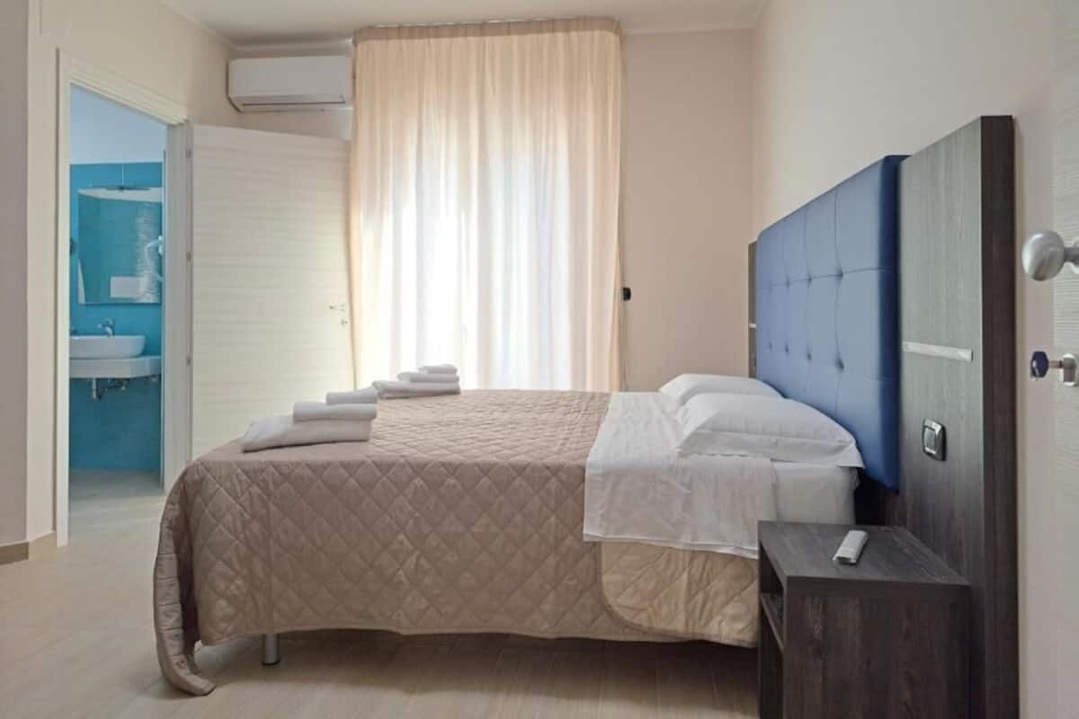 Kamar Double, pemandangan kota | Brankas dan Wi-Fi gratis