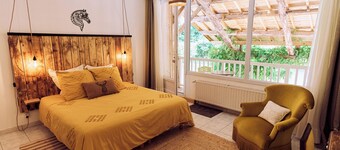 Large gîte for 6 in quiet countryside, 3 bedrooms, 3 bathrooms, swimming pool