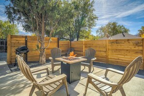 Terrace/patio - The Kiowa Estate - Main House + Cottage, Sleeps 12 (Colorado Springs)
