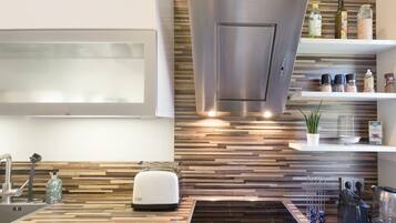 Refrigerador, horno, placa de cocina, lavavajillas