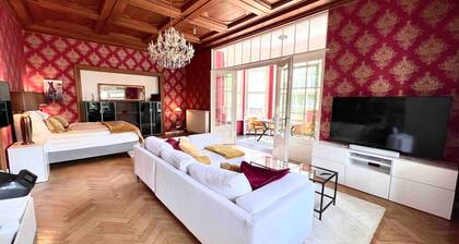 Wohnen wie im Palais - Exklusive Belle-Etage mit Wintergarten, Veranda und Jacuzzi