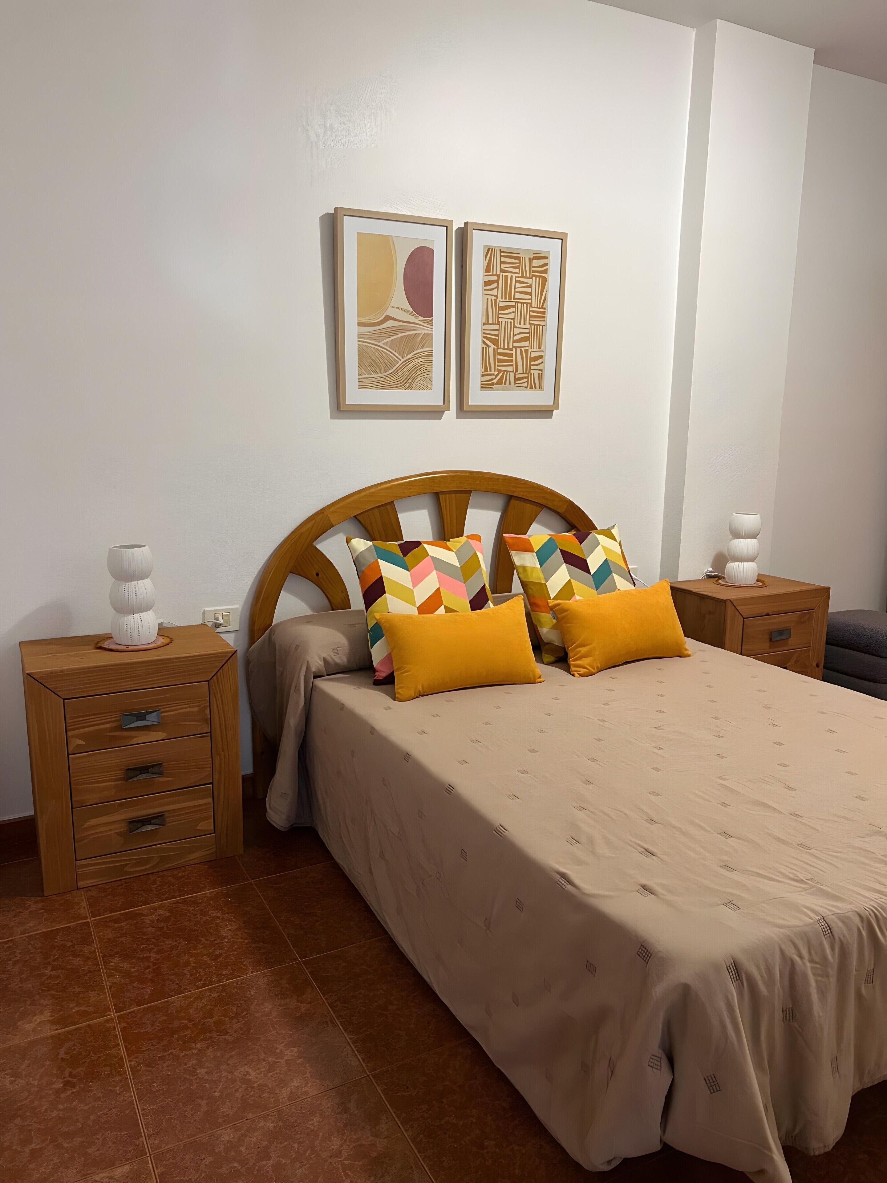 2 bedrooms, WiFi, bed sheets