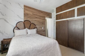Iron/ironing board, Internet, bed sheets - Sea Department (Playa del Carmen)