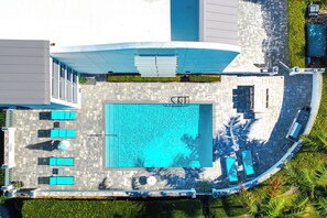 Piscine extérieure, piscine chauffée