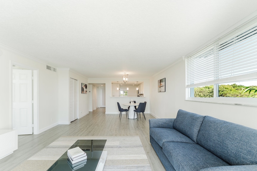 Coastal Retreat: Directly Across From Beach W/ Heated Pool & 2 King Suites - Boca Raton