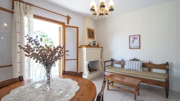 Two-Bedroom Apartment | Wi-Fi gratuit