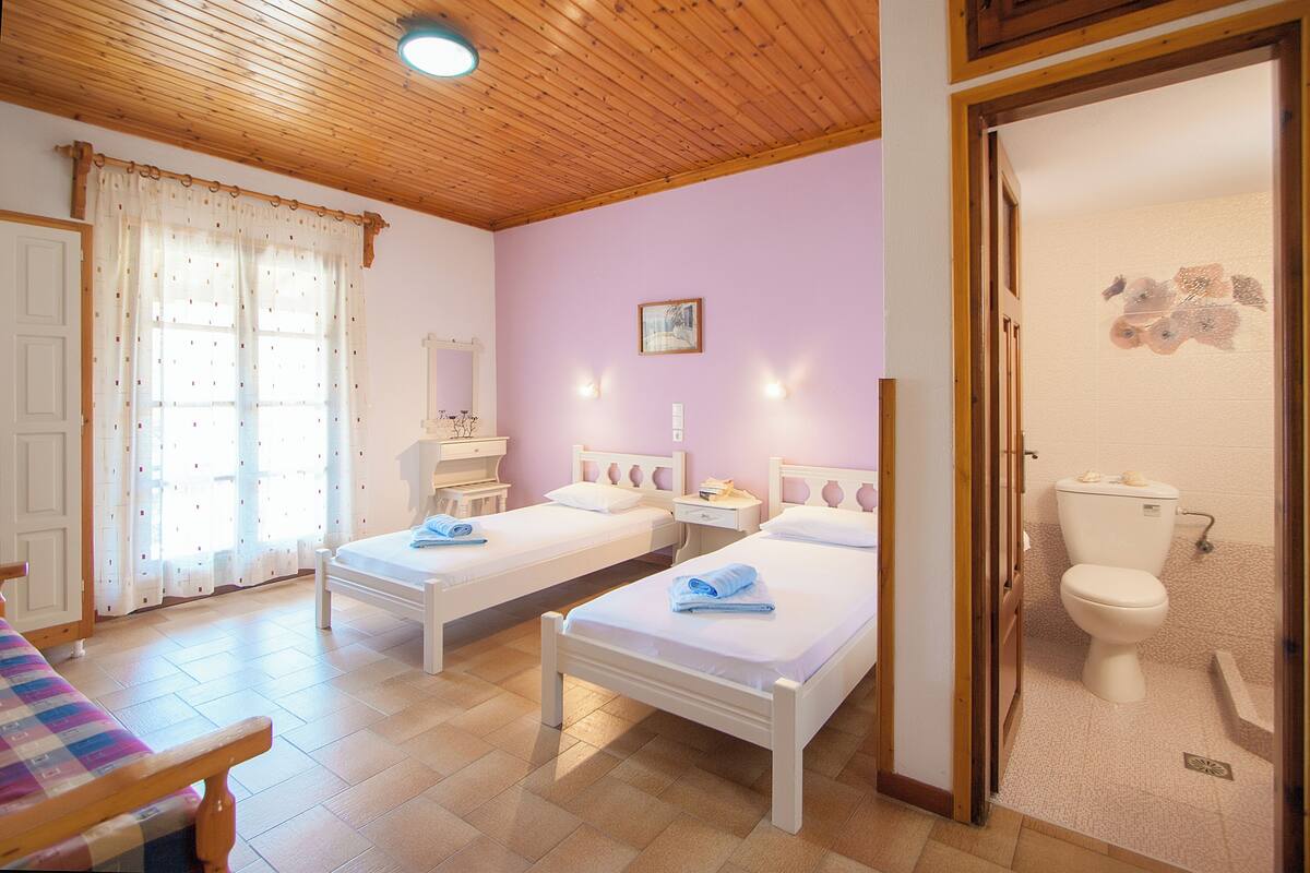 Standard Triple Room | Free WiFi