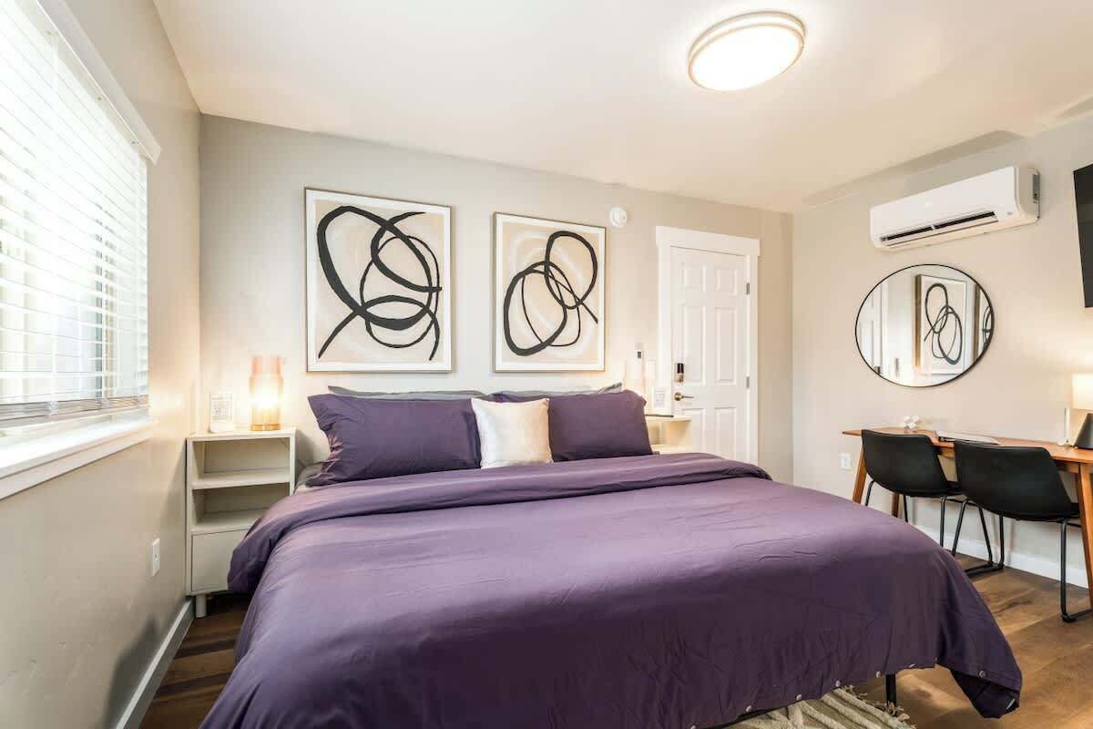 1 bedroom, desk, iron/ironing board, WiFi