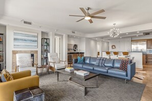 Smart TV - 3 Bedroom • Sleeps 8 • Gulf-Front • Includes 1 Complimentary Beach Chair Set & 2 (Santa Rosa Beach)
