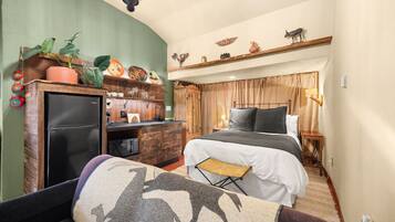 3 bedrooms, desk, iron/ironing board, WiFi