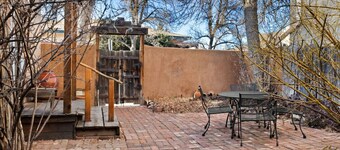 Estrella De Oro Residences: Old House- Walk 2 town