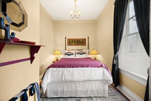 2 bedrooms, desk, iron/ironing board, WiFi