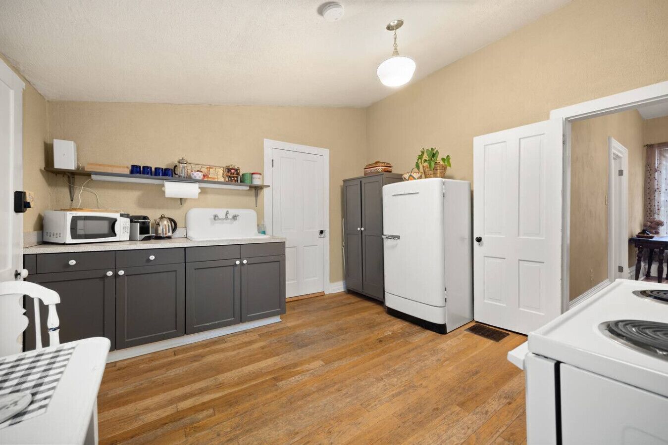 Refrigerador, microondas, horno, placa de cocina