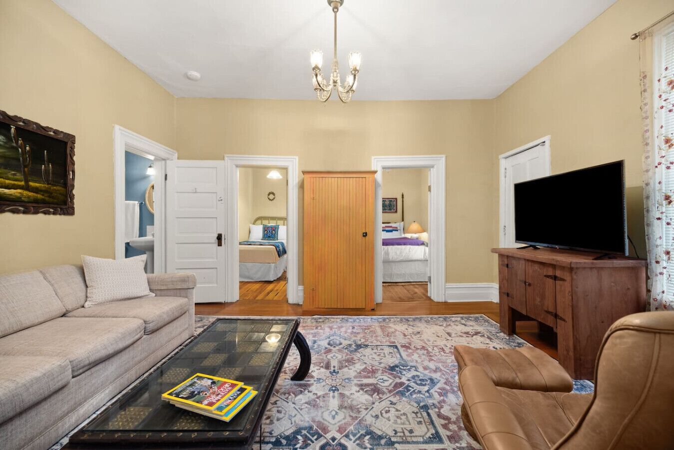 2 bedrooms, desk, iron/ironing board, WiFi