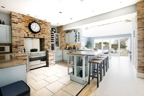 Fridge, oven, dishwasher, toaster - Rockpool, near beach at Portscatho (Portscatho)