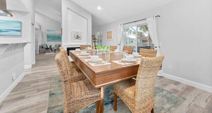 Canal-front Heated Pool Home with Pool Table & Kayaks