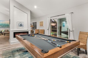 Game room - Canal-front Heated Pool Home with Pool Table & Kayaks (Palm Coast)