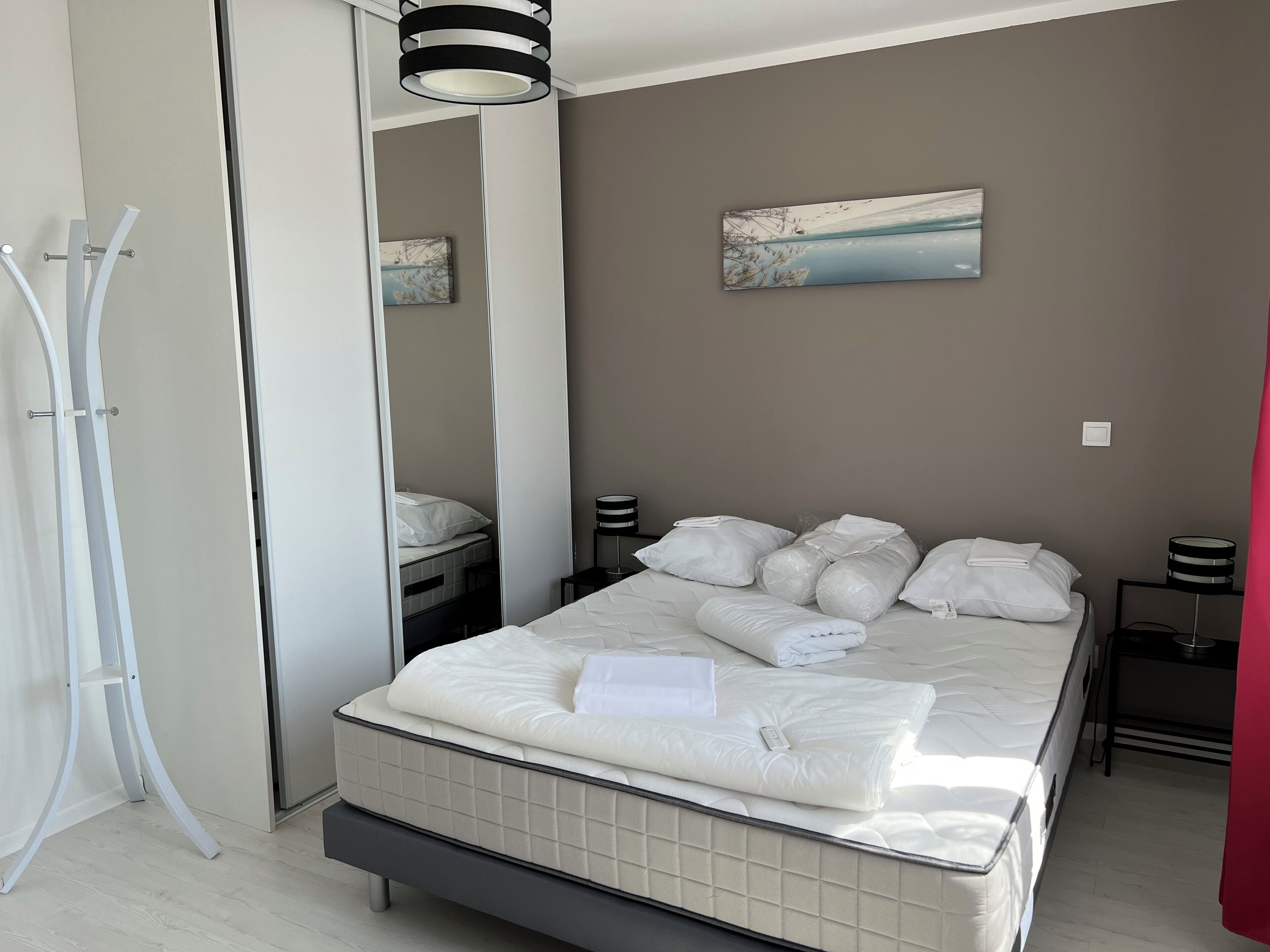 2 bedrooms, desk, iron/ironing board, free WiFi