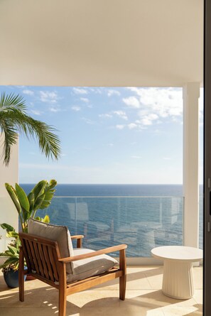Interior - Seafront Villa in Funchal (With Pool & Parking) (Funchal)