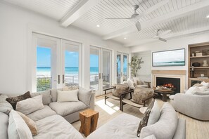 TV - Shared Moments | Private Beach Access | Gulf Front | Hot Tub (Panama City Beach)