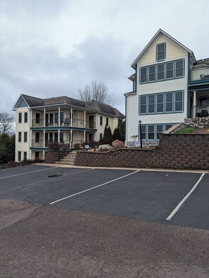 Exterior - Ada O'Day condo #1 in the Heart of Bayfield. Ground-floor entry and parking. (Bayfield)