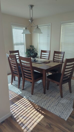 Dining - Ada O'Day condo #1 in the Heart of Bayfield. Ground-floor entry and parking. (Bayfield)