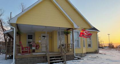 World Cup Ready-Tailgate Central-3 bed 2 bath house with Pardio and Golden Tee!
