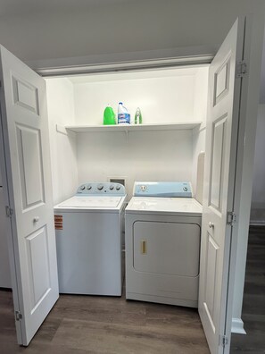 Interior - Wonderful 3-bedroom, 2-bathroom house in charming Elon (Elon)