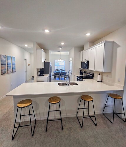Sebastian Serenity - 4BR/2BA home near beaches