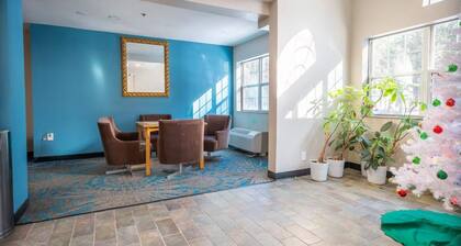 Cozy 1-bedroom apartment in perfect Sturbridge with AC & Breakfast