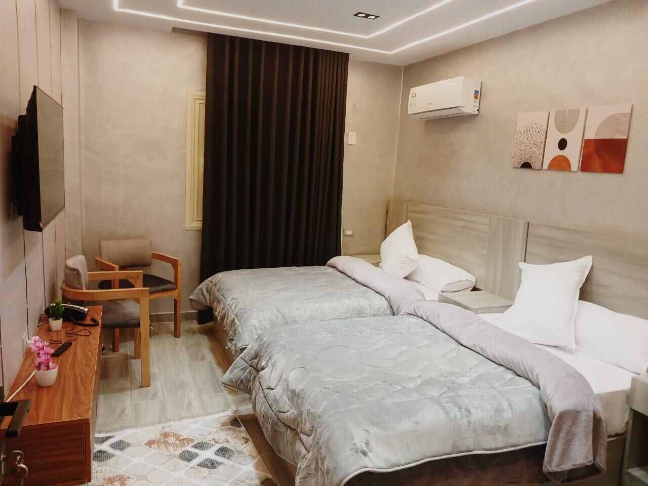 Schreibtisch, kostenloses WLAN