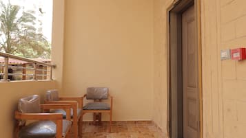 Habitación individual Confort, balcón, vistas a la ciudad | Terraza o patio