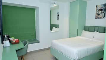 Shower, free toiletries, soap, shampoo