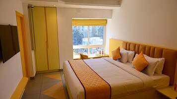 In-room safe, iron/ironing board, free WiFi