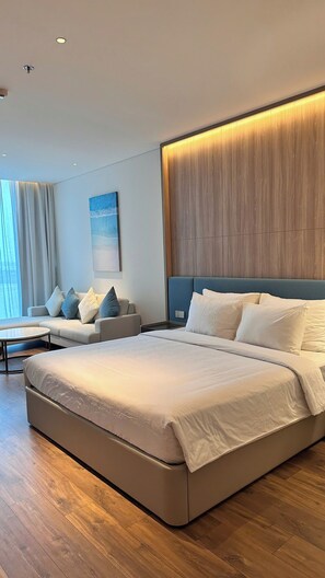 Standard Apartment, 1 Bedroom | Desk, free WiFi - A La carte Ha Long Apartment Sea View  (Ha Long)