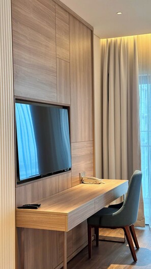 Estudio básico, vista al mar | Interior