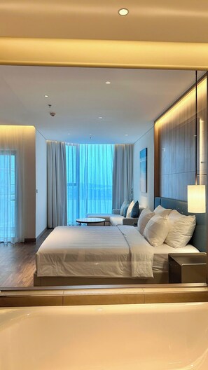 Estudio básico, vista al mar | Escritorio y wifi gratis 