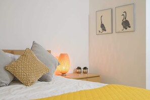 2 bedrooms, iron/ironing board, WiFi, bed sheets - Beautiful Apartment & Garden, Central Cheltenham (Gloucestershire)